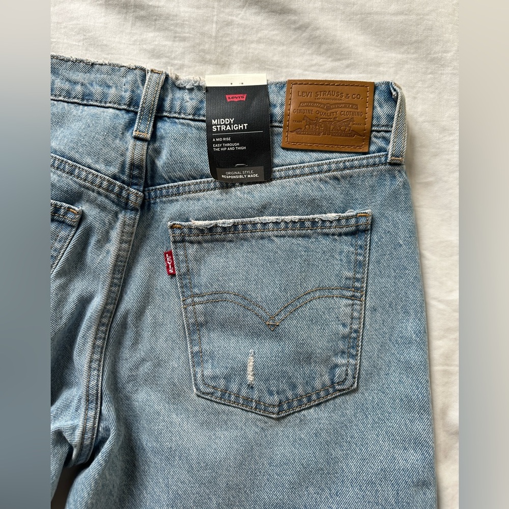 Levi’s Midday Straight Mid rise Jeans NWT
